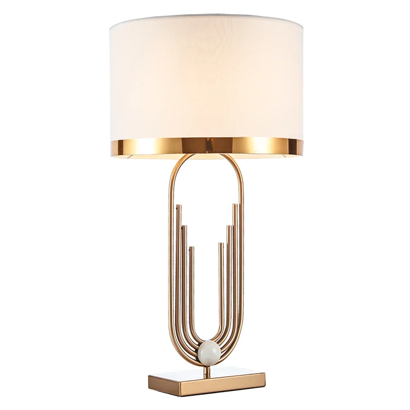 
Американская Роскошная Настольная лампа с тканевым абажуром, декоративная настольная лампа в стиле постмодерн для спальни, гостиницы, гостевой комнаты 