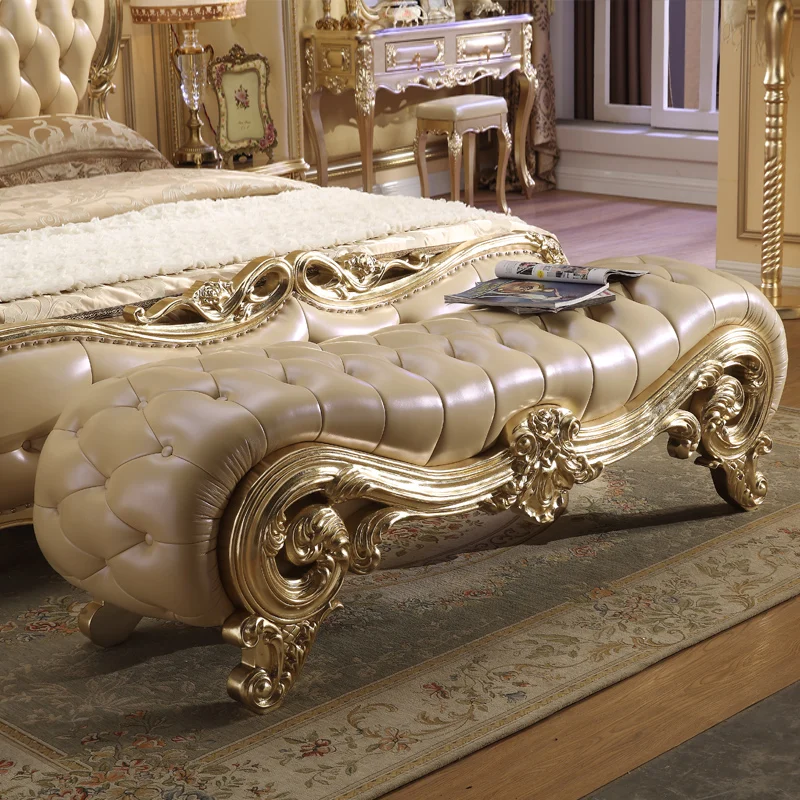 
Роскошная антикварная мебель, деревянная кровать в классическом стиле 
