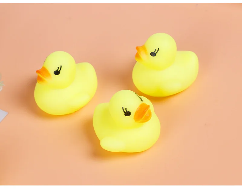 
4*4*3,1 см мини Желтая резиновая утка игрушка для ванной звуковые плавающие утки 