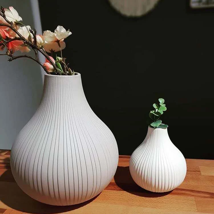 
Недорогая матовая настольная Свадебная декоративная пампасная трава, мини керамическая фарфоровая ваза для домашнего декора 