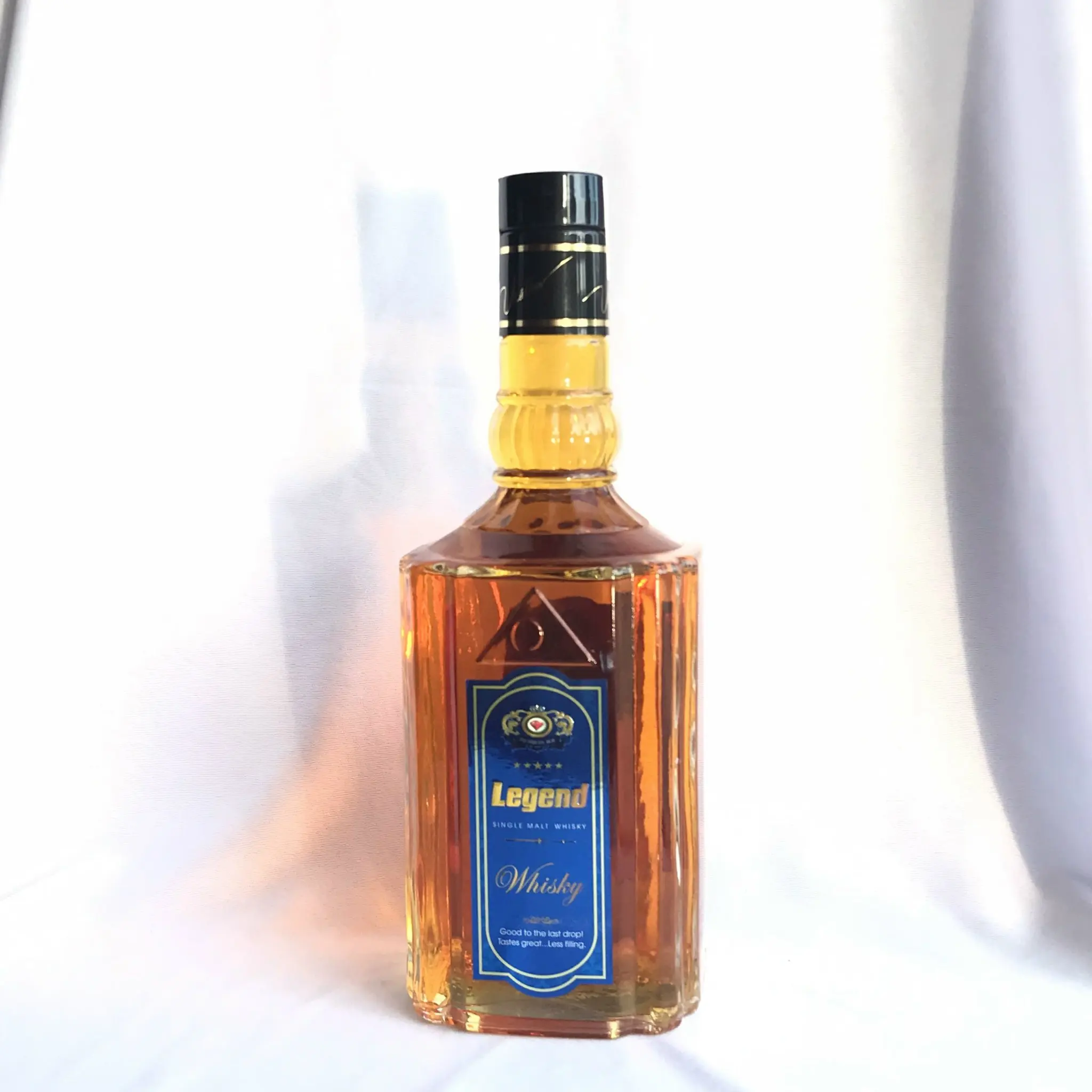 Бутылочка для виски Legend Blue с спиртовыми напитками, зерна и травы, комбинированная дистиллированная