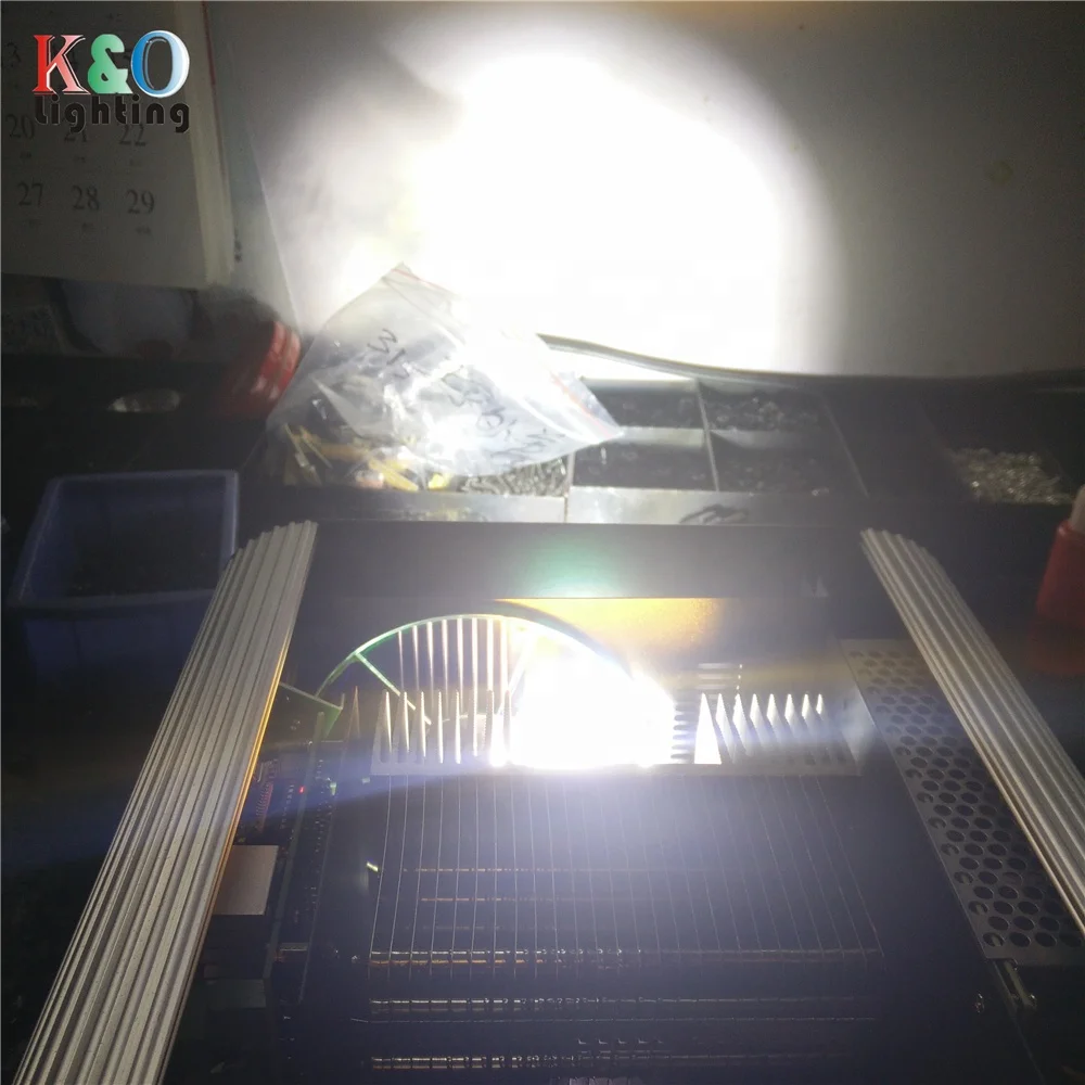 
 Оптический волоконный осветитель RGBW DMX волоконно-оптический осветительный двигатель  