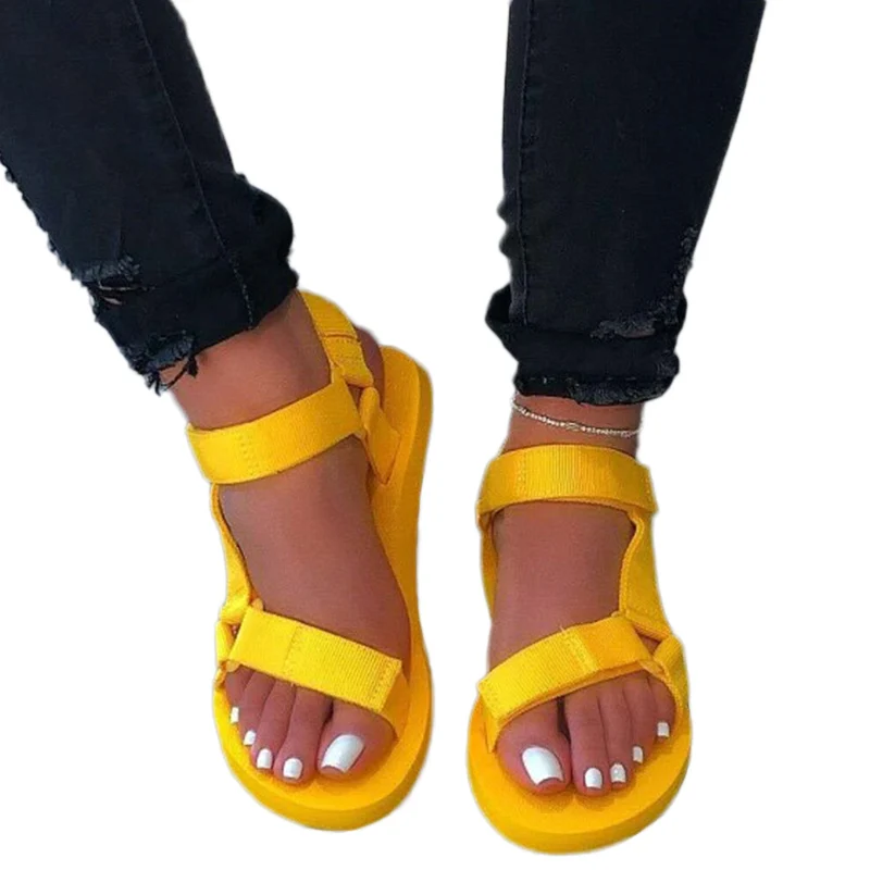 Оптовая продажа, сандалии с логотипом на заказ для женщин и дам, новейший дизайн, женские сандалии на плоской подошве