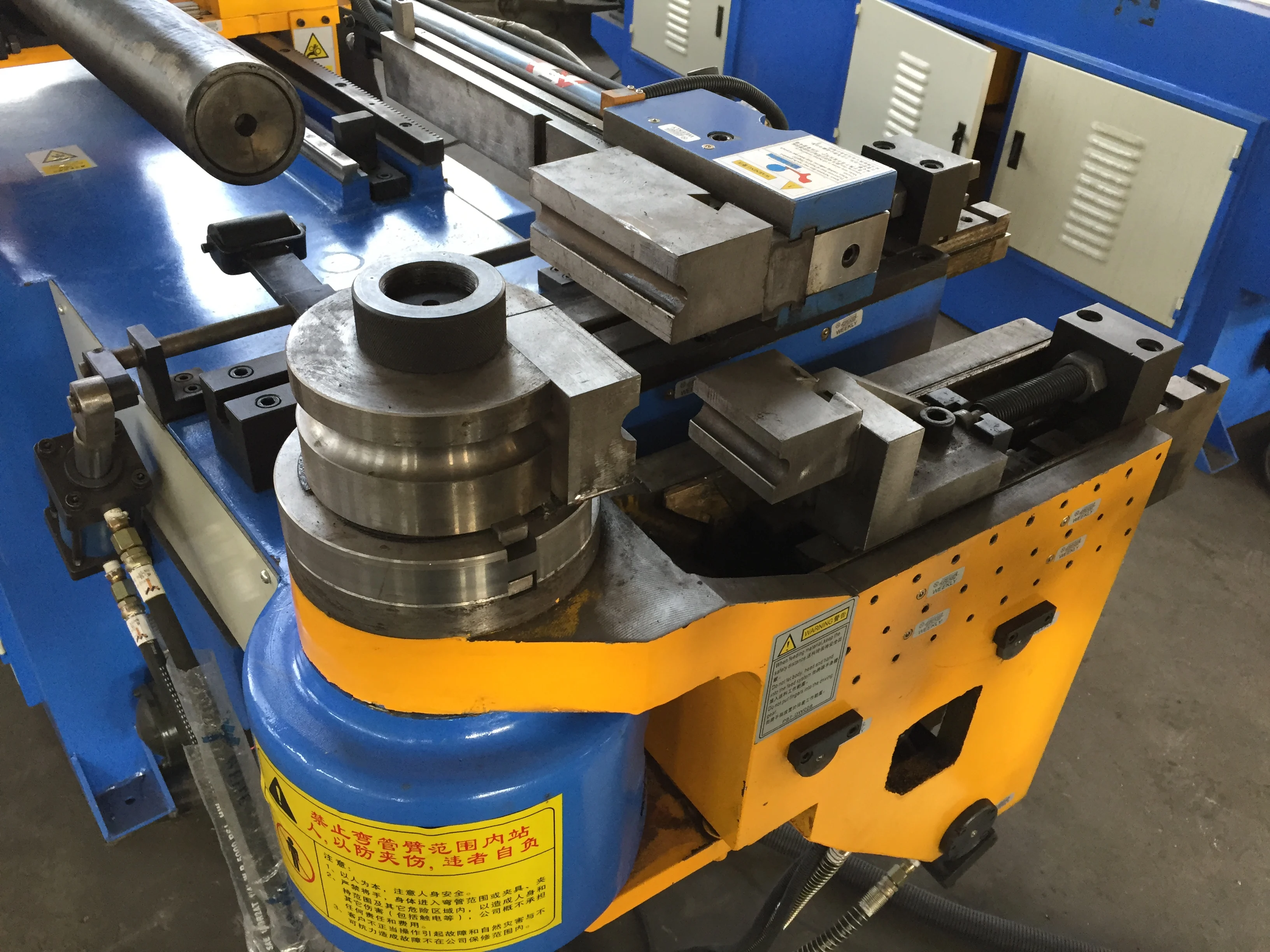 Powerful hydraulic tube clamping for improved bending quality for metal tube bending Accurl 50NC tube bending machine