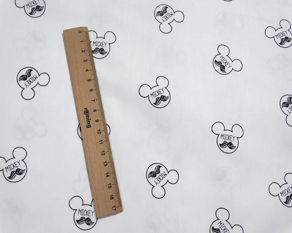 
Симпатичная хлопковая ткань с изображением слов Микки для цифровой печати, белая 