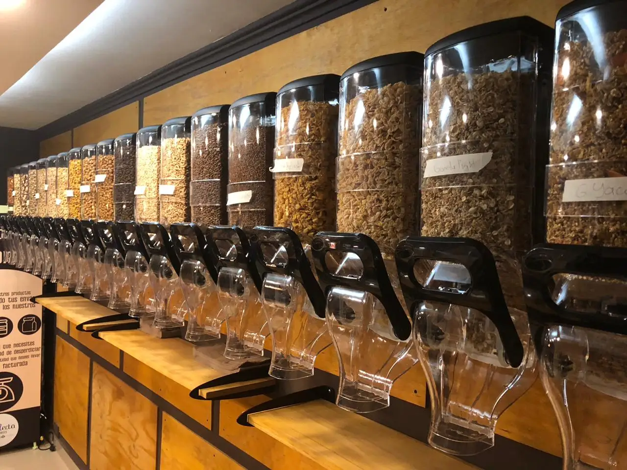 food dispenser 13L-a.jpg