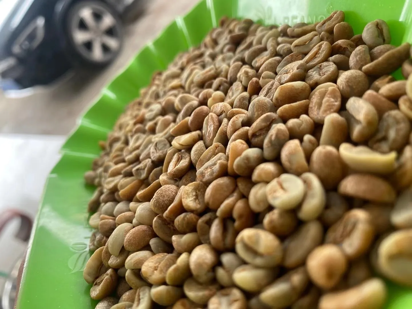Зеленые кофейные зерна Arabica, одного происхождения, высота 2000 метров или выше