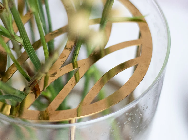 
Роскошная стеклянная ваза для цветов с металлической золотой сеткой для домашнего декора 