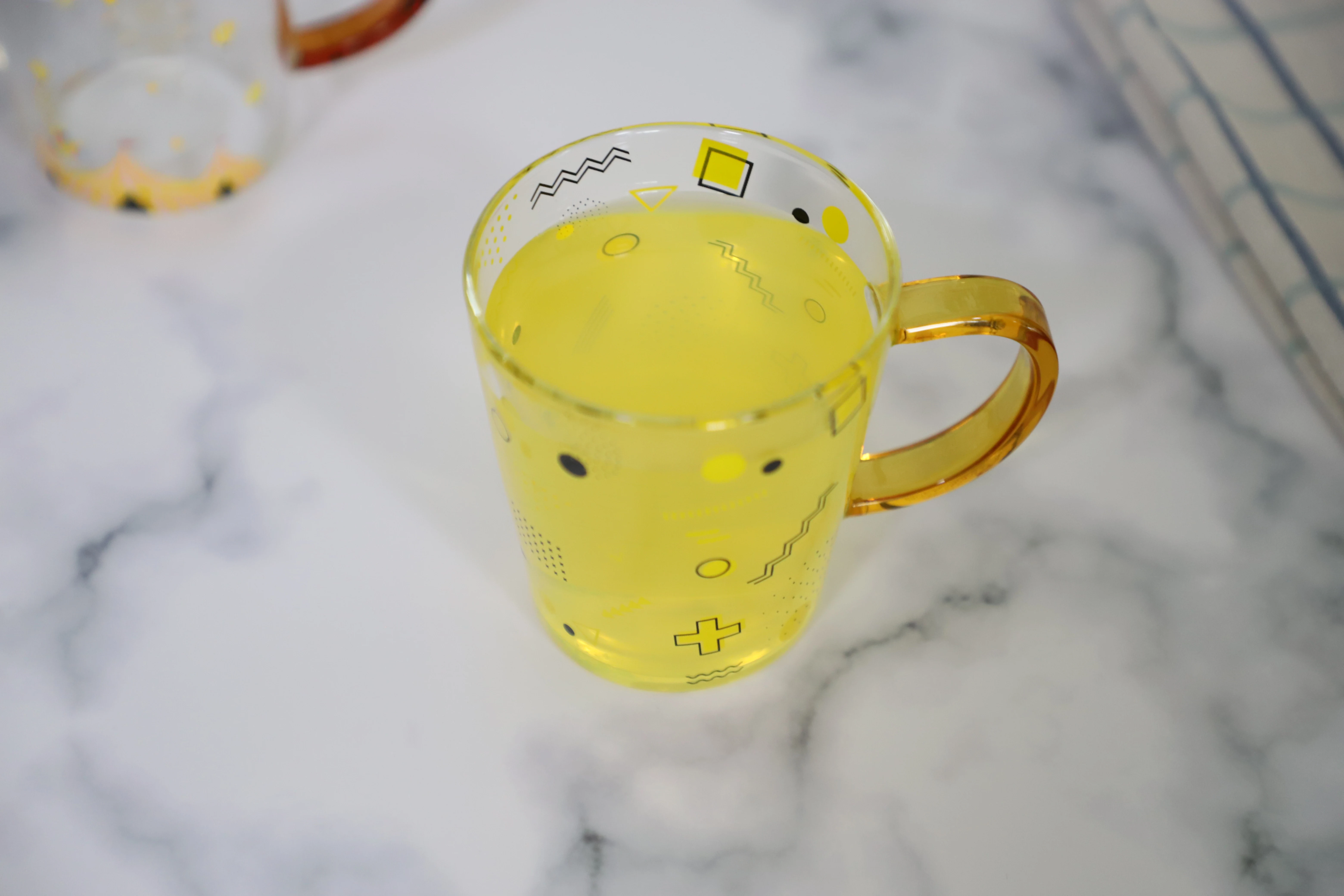 
 Лидер продаж, однотонная желтая боросиликатная многоразовая стеклянная чашка для питья с одной стенкой  