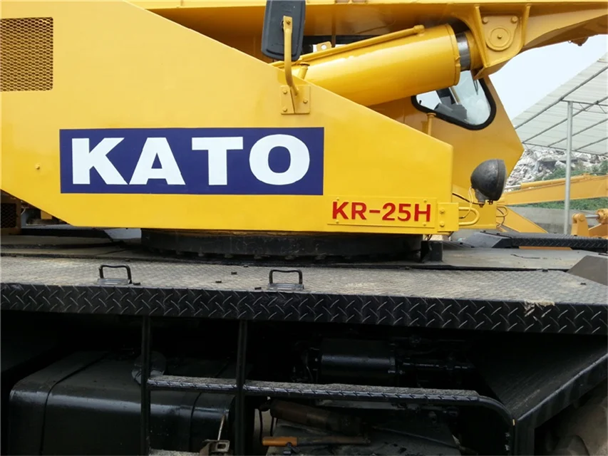 Бывший в употреблении японский грузовой кран Kato KR-25H 25Ton для продажи