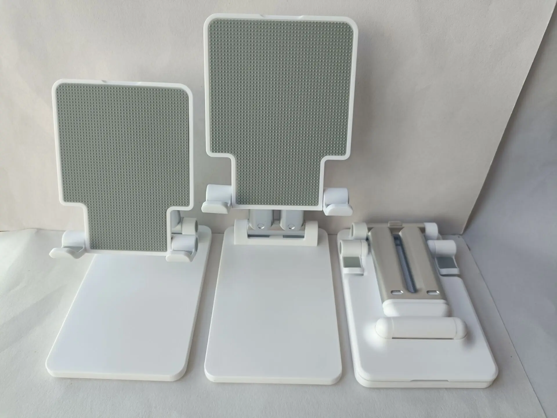 2 Height adjustable stand.jpg