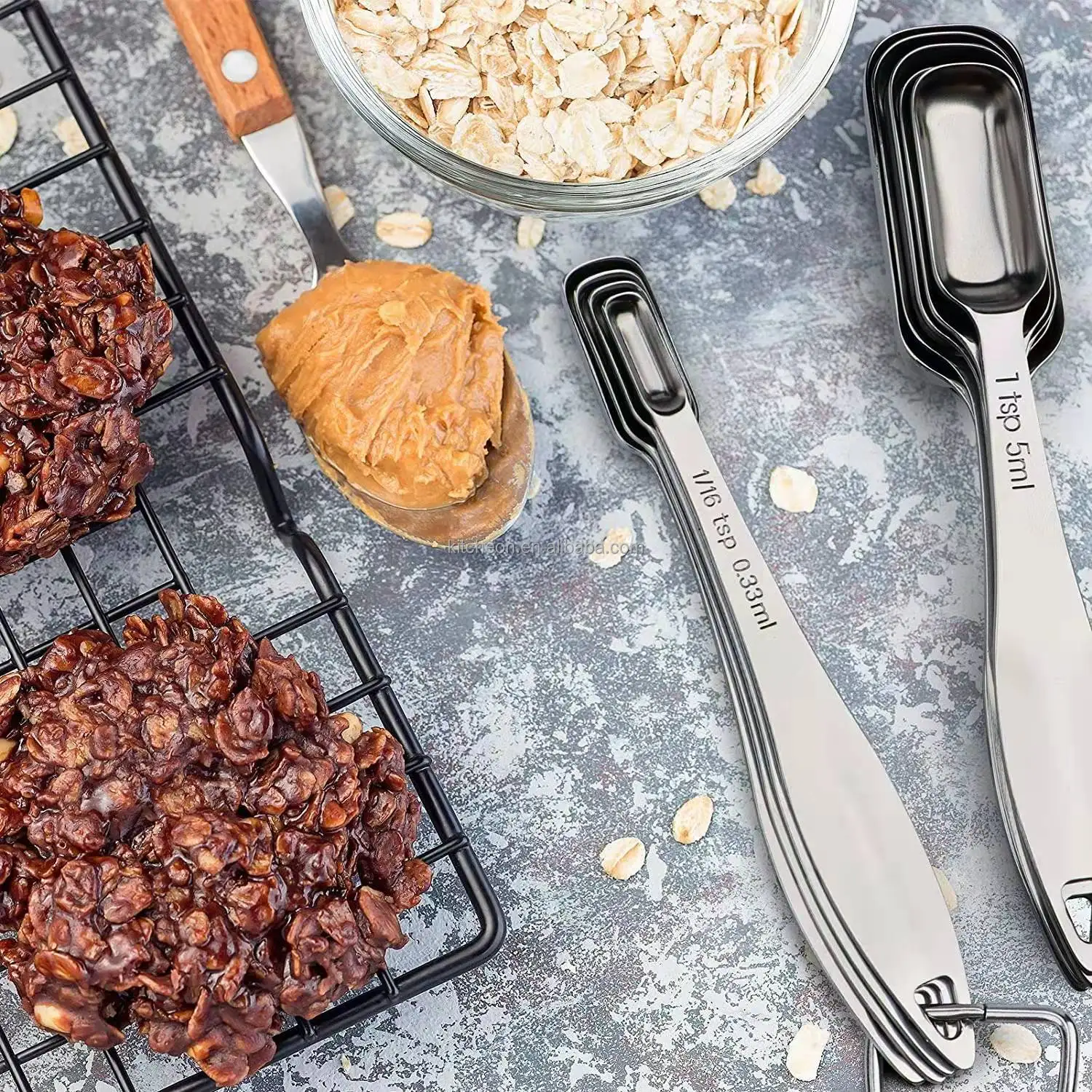 measuring spoons