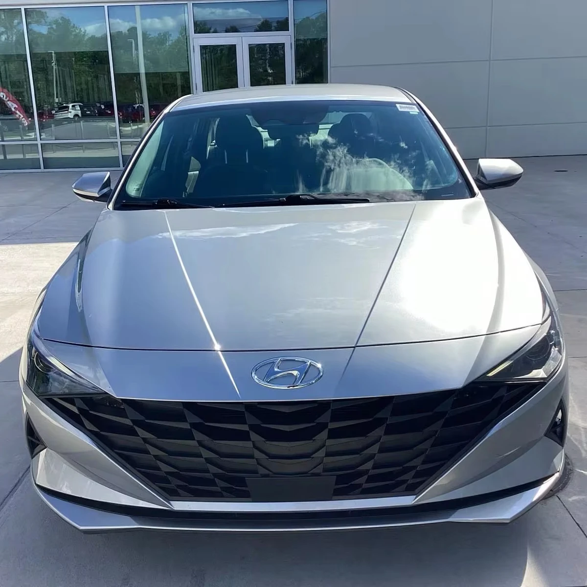 Хорошо используемый 2022 Hyun_dai Elantra SEL