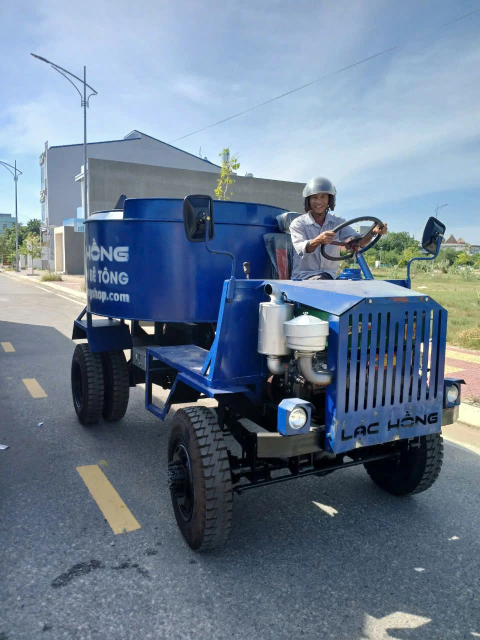 Best selling concrete mixer made in Vietnam mixing truck 1cbm, 1.5cbm, 2cbm, 3cbm good price