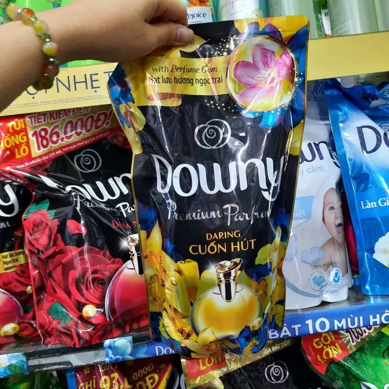 Household Chemicals Dow-ny fabric conditioner softener 1.35L (Daring) -Odor booster liquid after washing-Laundry Fabric Softener