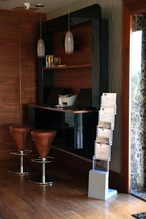 Slanted Leaflet Brochure Magazine Catalogue Display Stand Foldable Newage Portable Zick Zack Brochure Holder