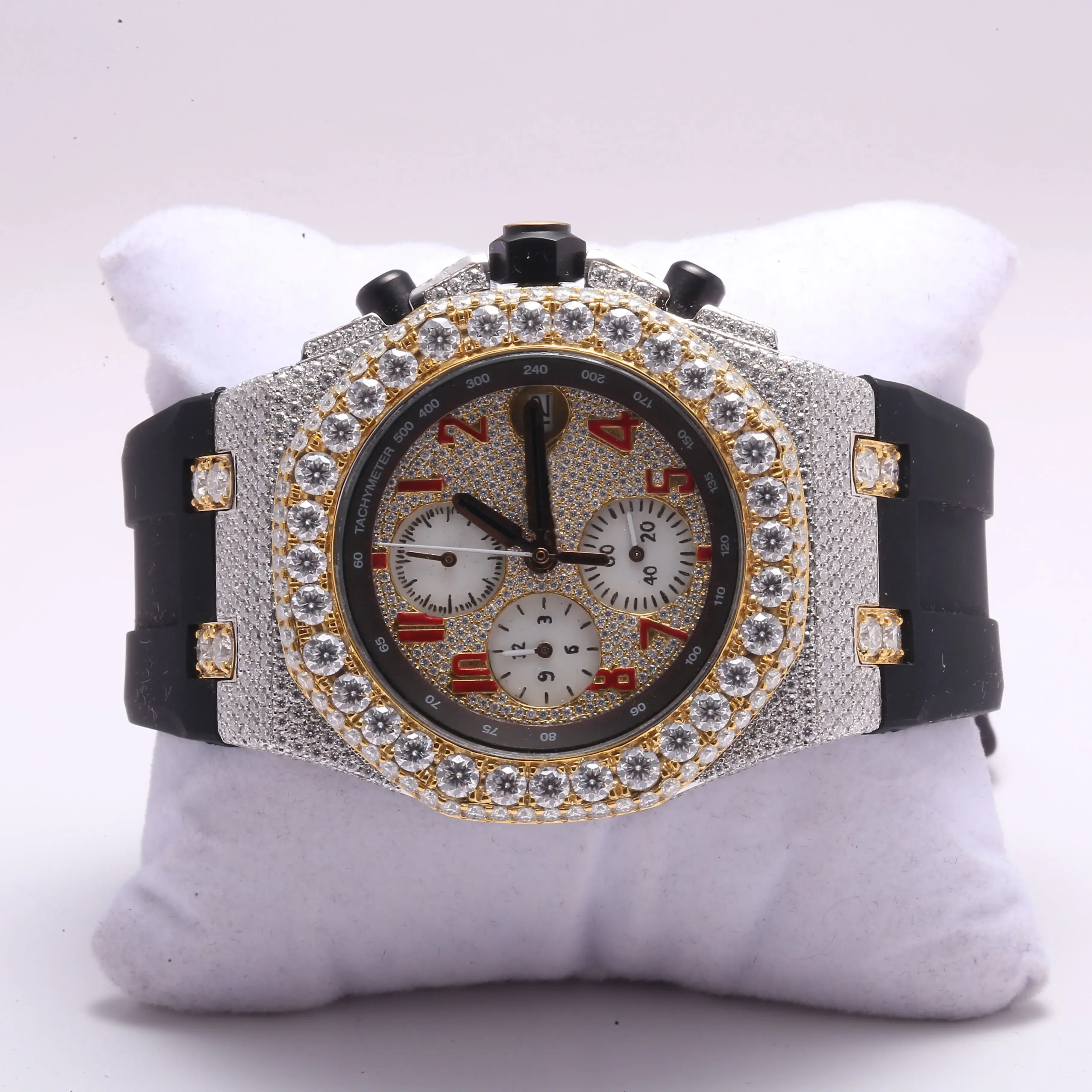 Latest black Rubber Strap Natural Hip Hop Diamond Watch For Men With Enhanced VVS Clarity Diamonds Wore at Any Occasion