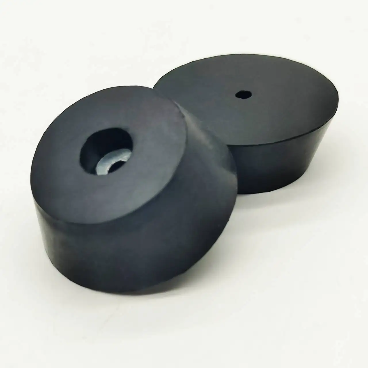 The manufacturer can customize rubber wear-resistant pads and add iron parts internally