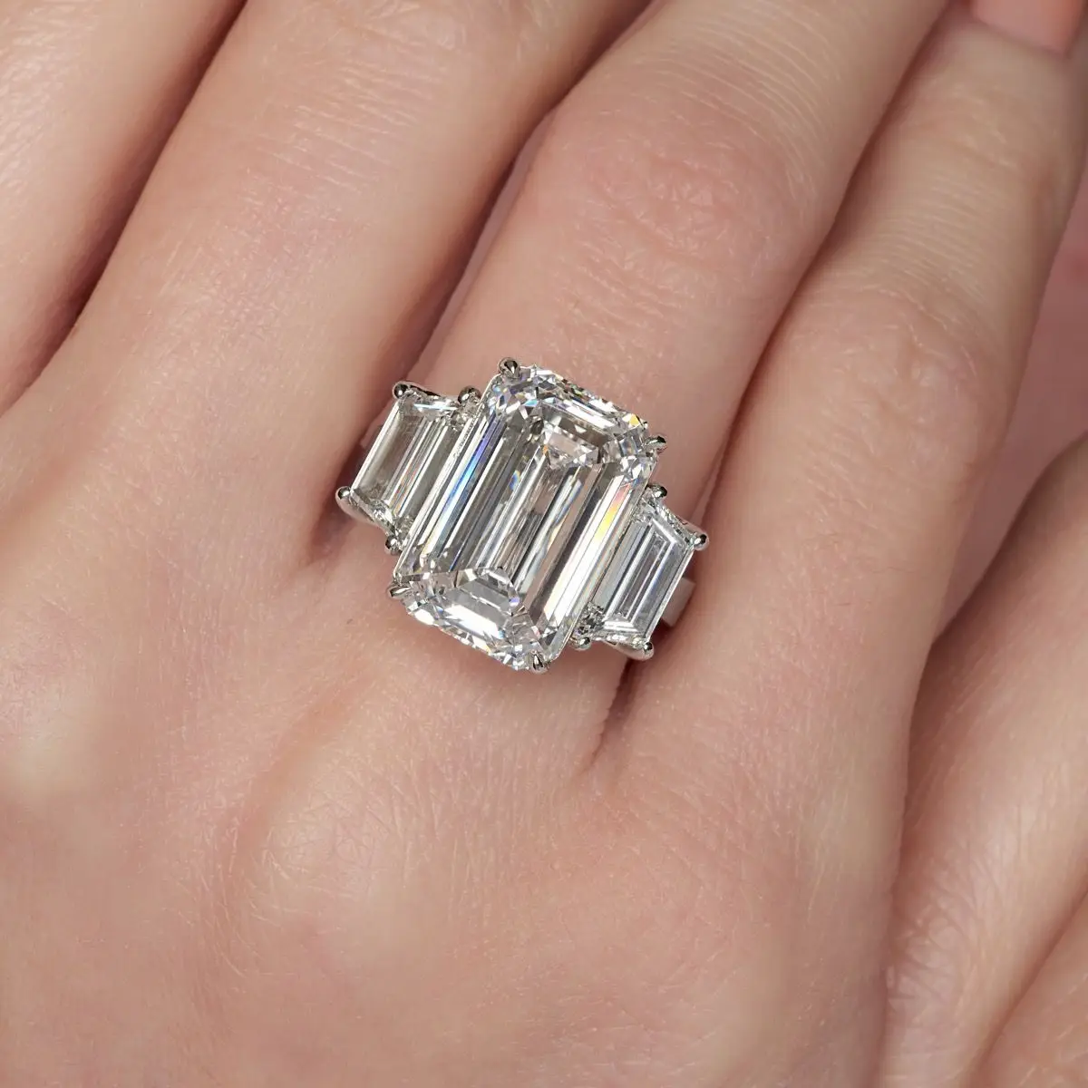 Trendy 7x9mm 2 carat moissanite ring white gold filled jewelry 925 sterling sliver moissanite oval ring for wedding engagement