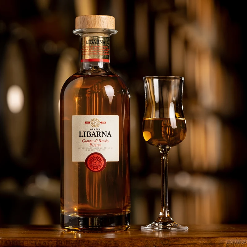 Premium line Top Quality Made in Italy Grappa Libarna Barolo 6 x bottle 0.70ml ready for export