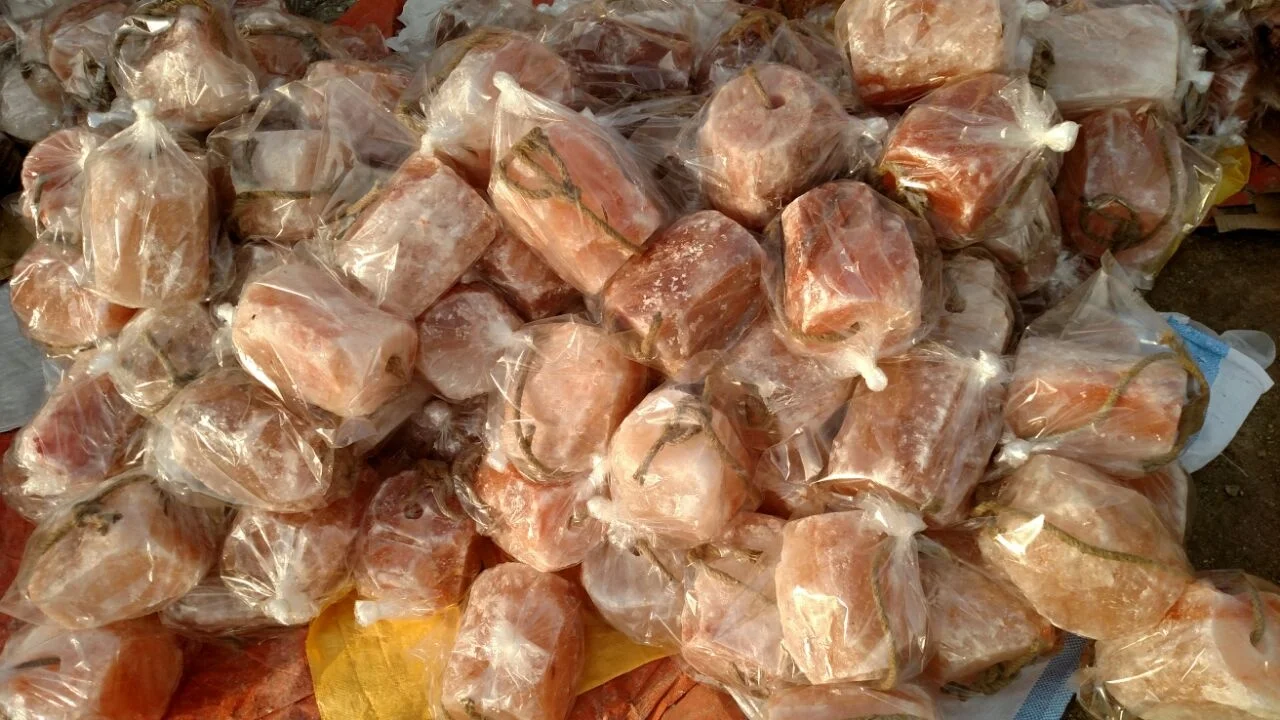 Множество минералов и удивительный вкус Гималайская Минеральная Соль для скота крупного рогатого лошади овцы дорогой козы