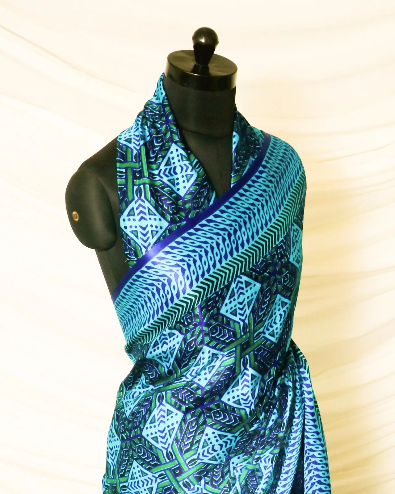 custom made printed cotton and silk sarees ideal for resale by fashion designers and saree stores available in a large range