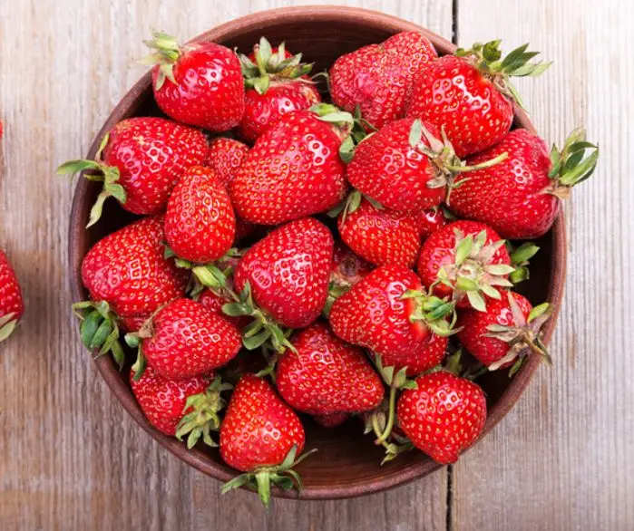 Hot Sale Soft Sweets Fresh Delicious Strawberry Wholesale Fresh Strawberry best price Export worldwide