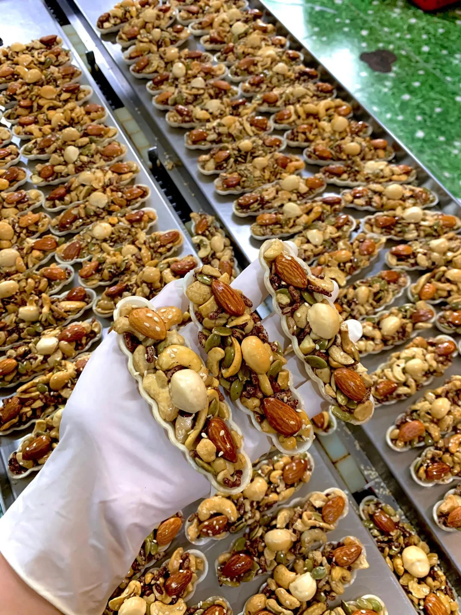 Лучшая закуска вьетнамские хлопья здоровое мясо капок микс сухофрукты мюсли коричневый рисовый пирог с лодкой мс Амелия + 84855014447