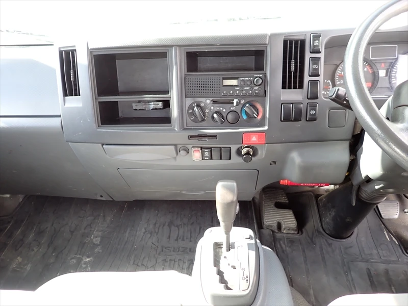 Б/у японский ISUZU ELF хорошее состояние плоский корпус