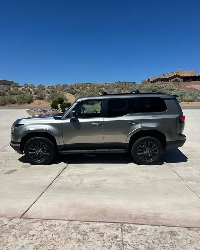 Новый 2024 Lexus GX550 Премиум внедорожник