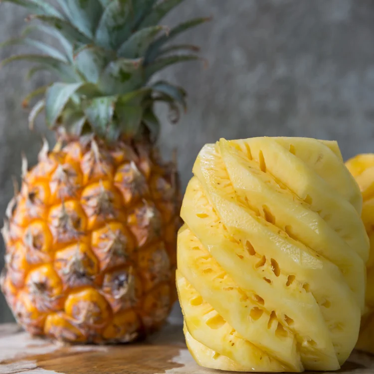Cheapest Vietnamese pineapple, best quality;