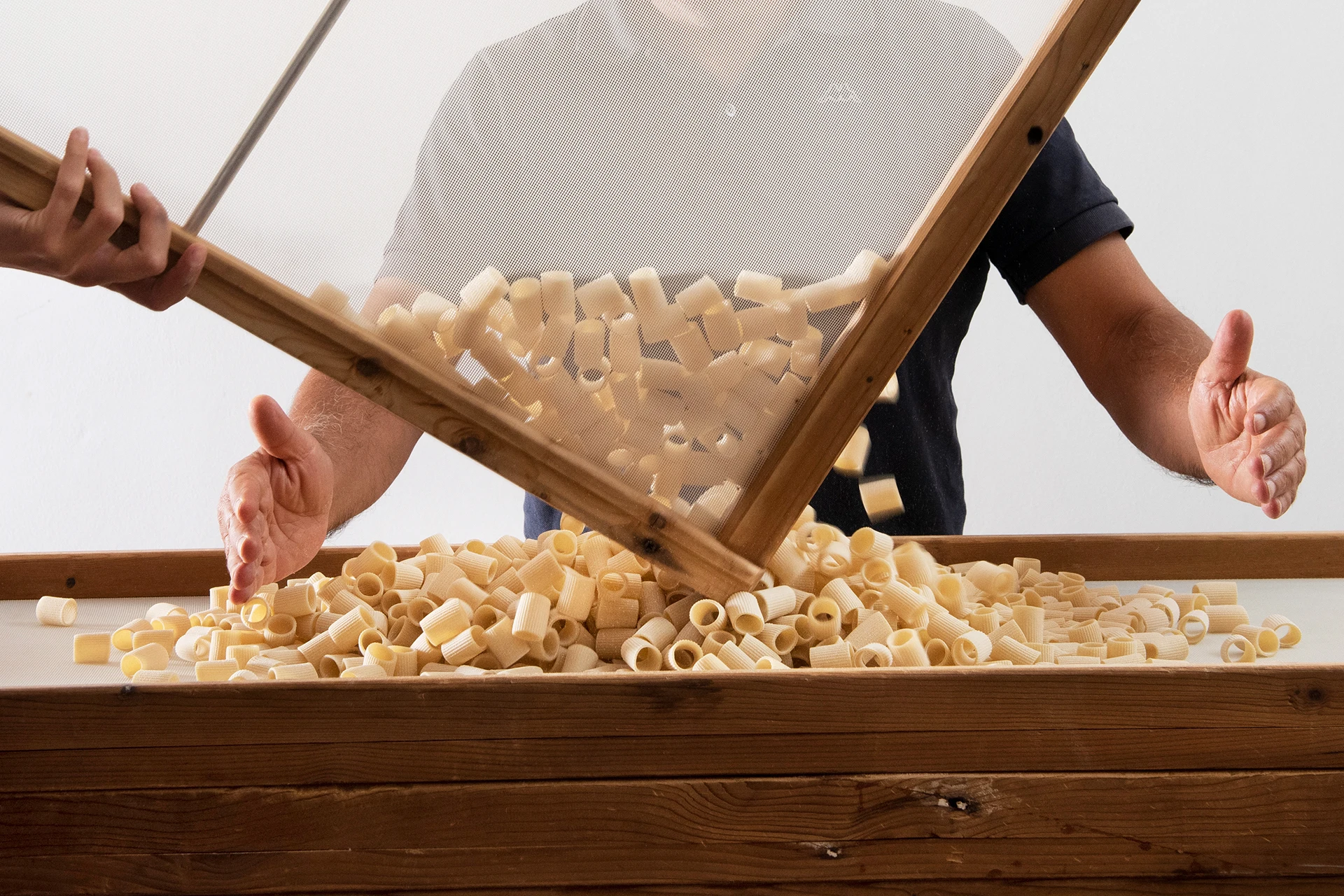 busiata cacao e aglio nero -   organic pasta of durum wheat organic pasta made in italy for medicine shops and restaurants