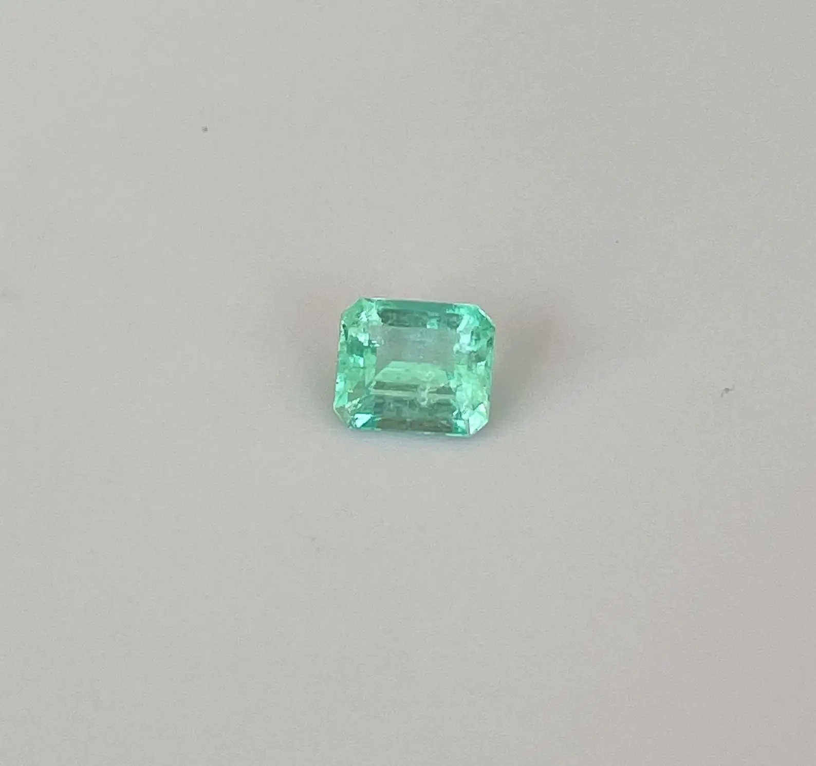 Натуральный колумбийский Зеленый Изумрудный 3.44cts восьмиугольный натуральный свободный Берил немонтированный Ограненный драгоценный камень