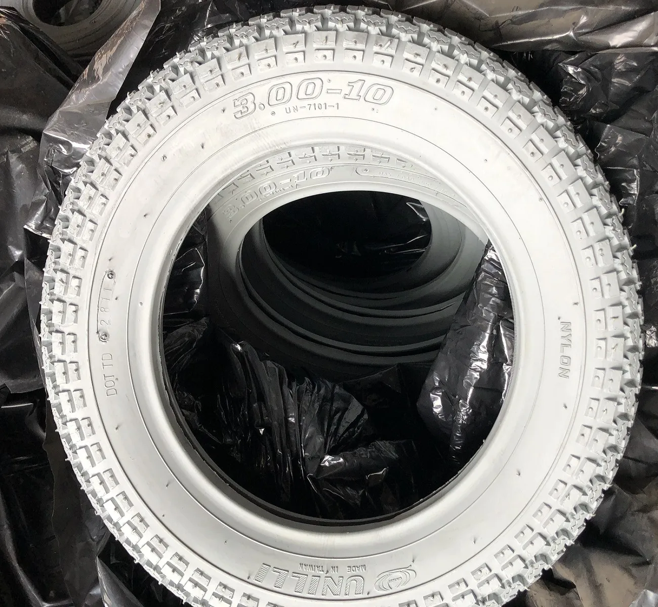 Unilli 3.00-10  14X3.2 UN7101 gray pneumatic tire tyres