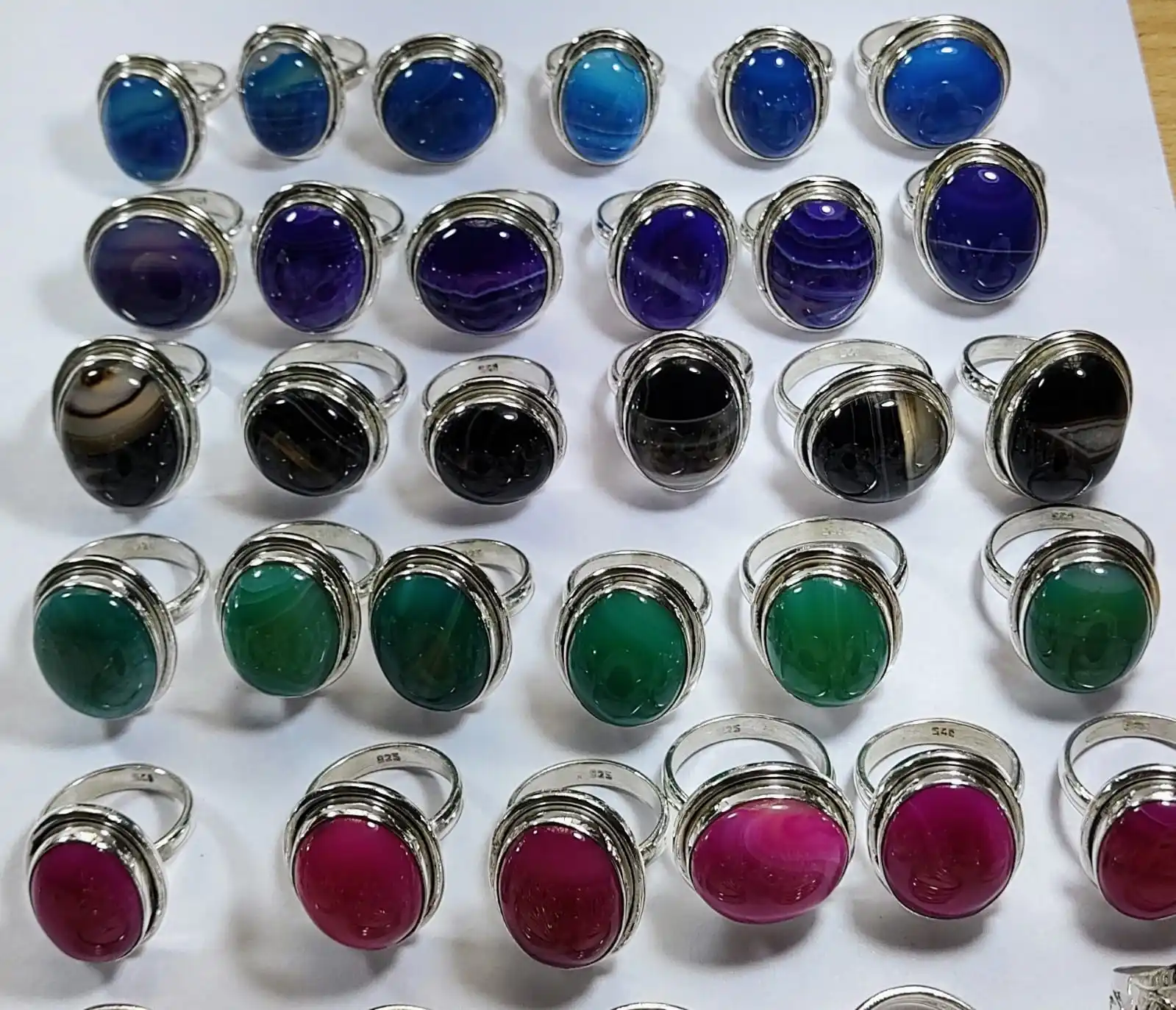 Хит продаж, повседневные кольца ручной работы из чистого серебра с цветным халцедоном