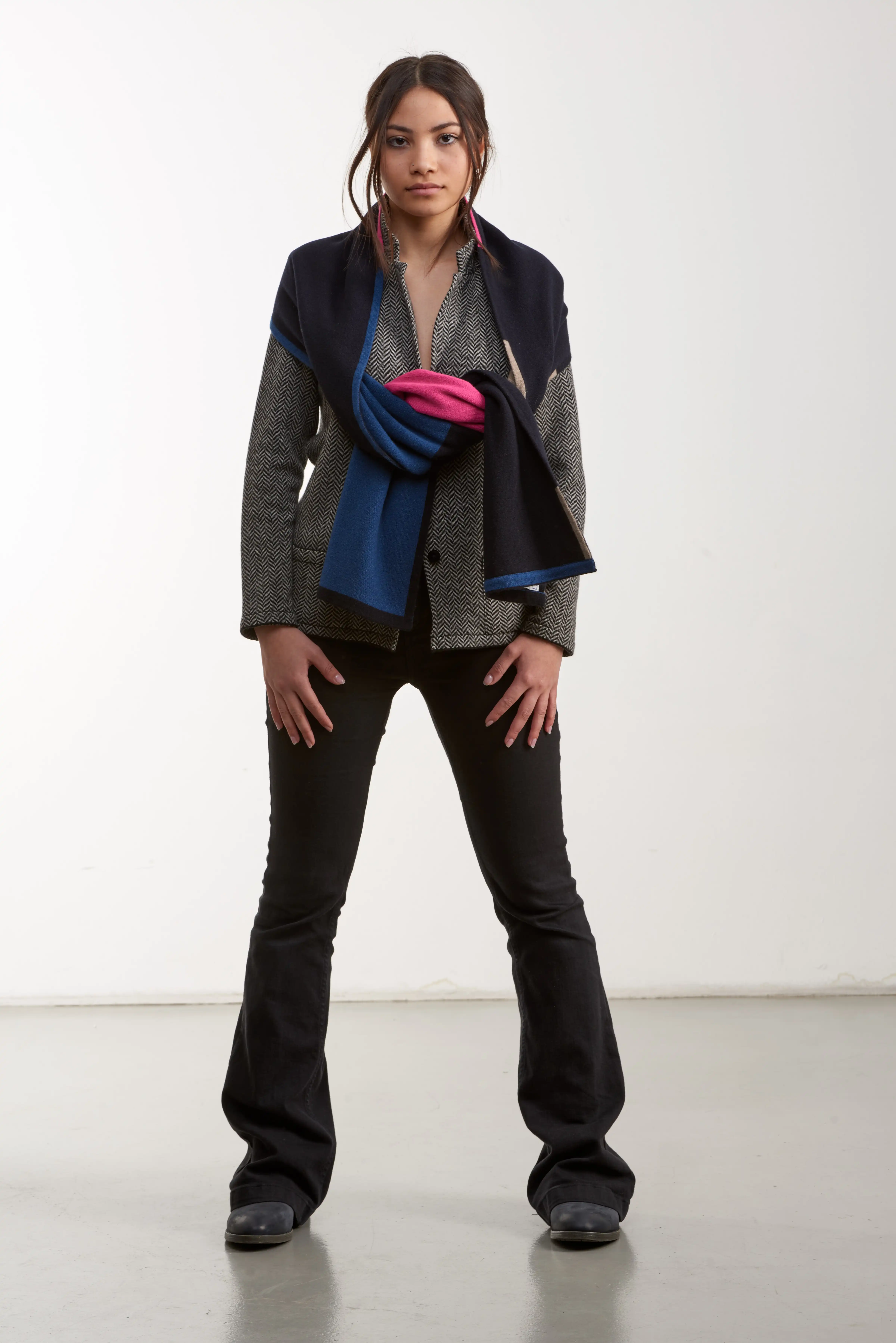 Premium quality 1 yarn double face cashmere scarf light warm enveloping designed and krafted Made In Italy Purple