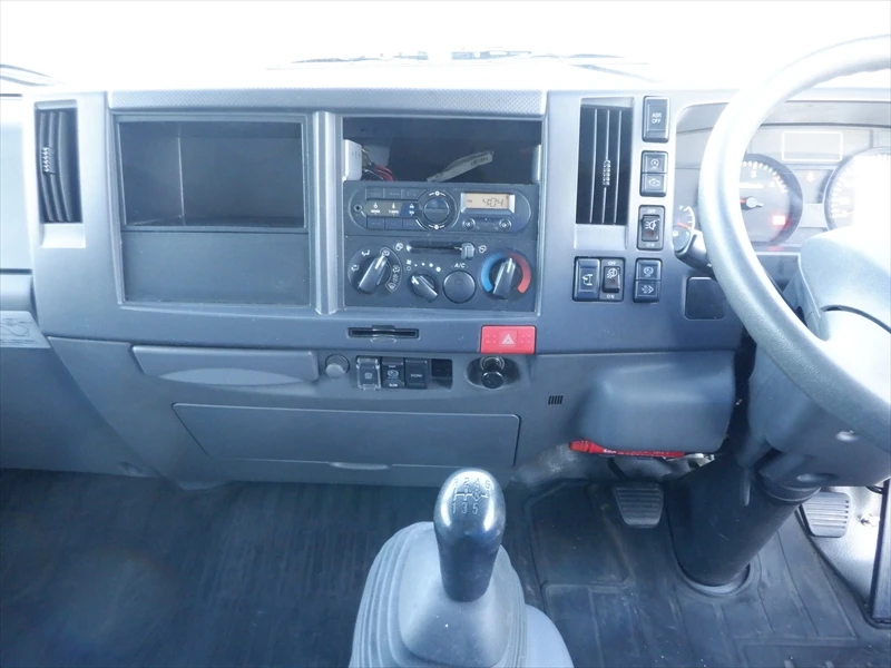 Japanese Used Good Conditioned ELF ISUZU Van Trucks For Sale