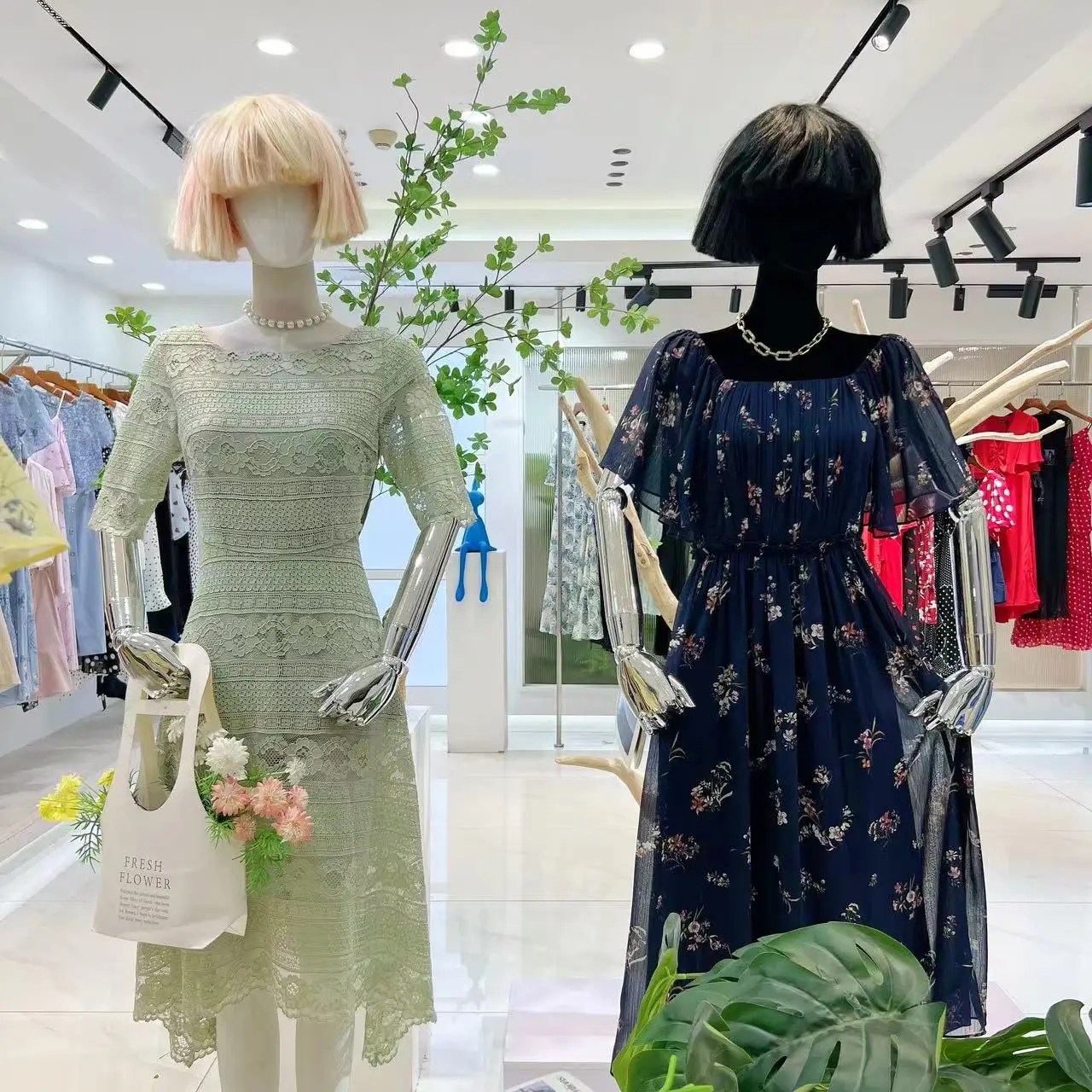 Minimum Discount Large Quantity Style for Casual Dresses Stock Mixed with MOQ 100 Pieces for Clearance Processing