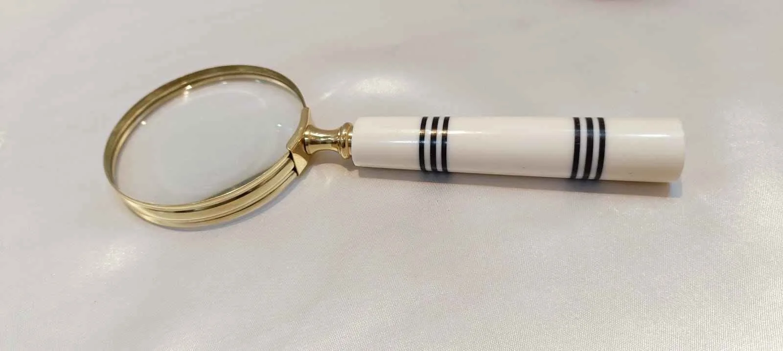 Resin Magnifying glass handheld glass best for map book reading and office desk design reading Resin magnifying glass