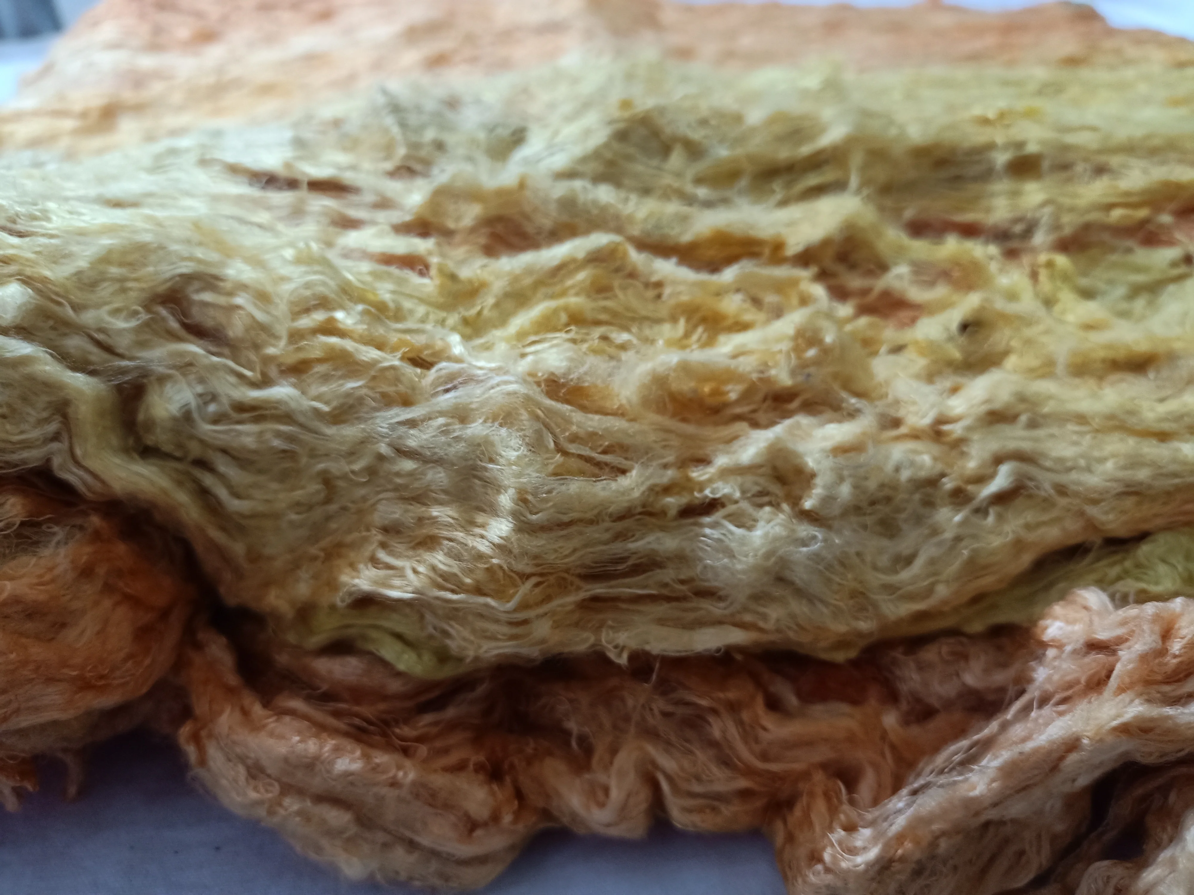 Изготовленные на заказ круги Шелкового волокна окрашенные в оттенки желтого цвета идеально подходят для магазинов пряжи и волокон перепродажи