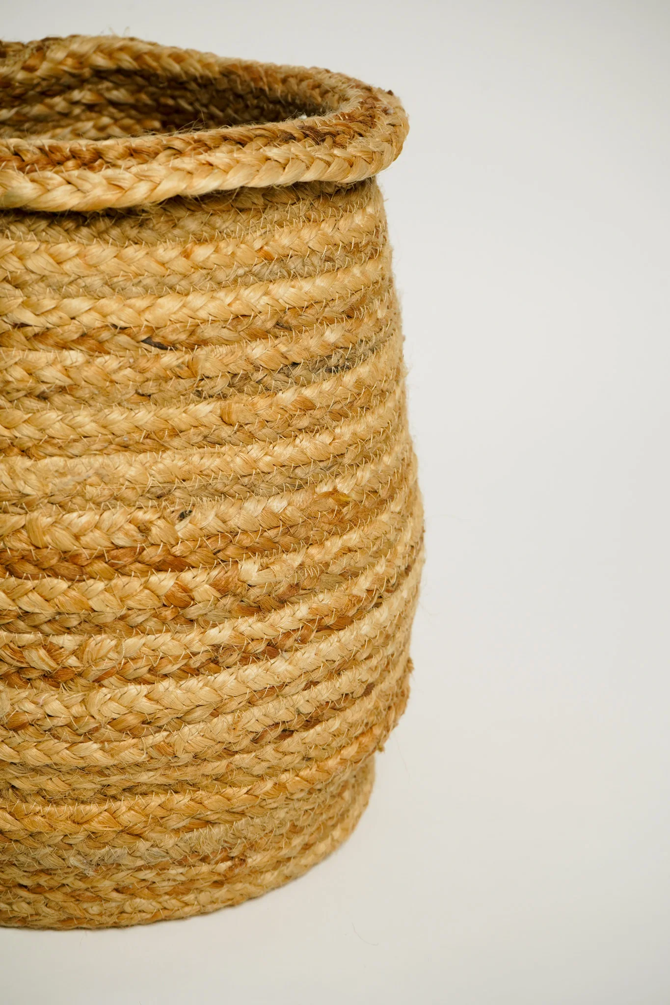 High-Quality Jute Basket Wholesale Bulk Orders for Global Export Natural Jute Basket Eco-Friendly Storage Solution