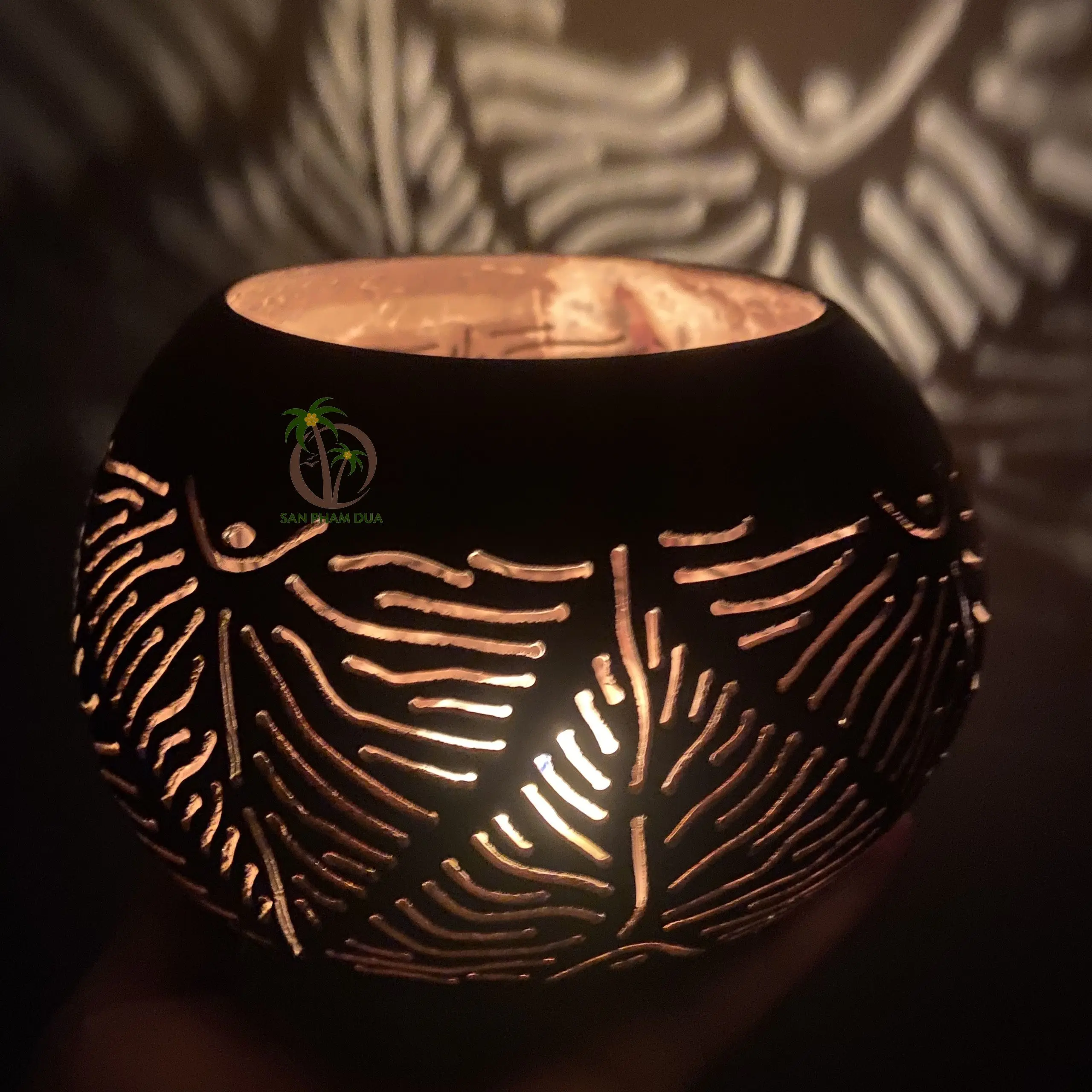 WHOLESALE COCONUT SHELLS LAMP COCONUT LAMP DECORATION HANGING LAMPS FROM COCO - ECO VIETNAM