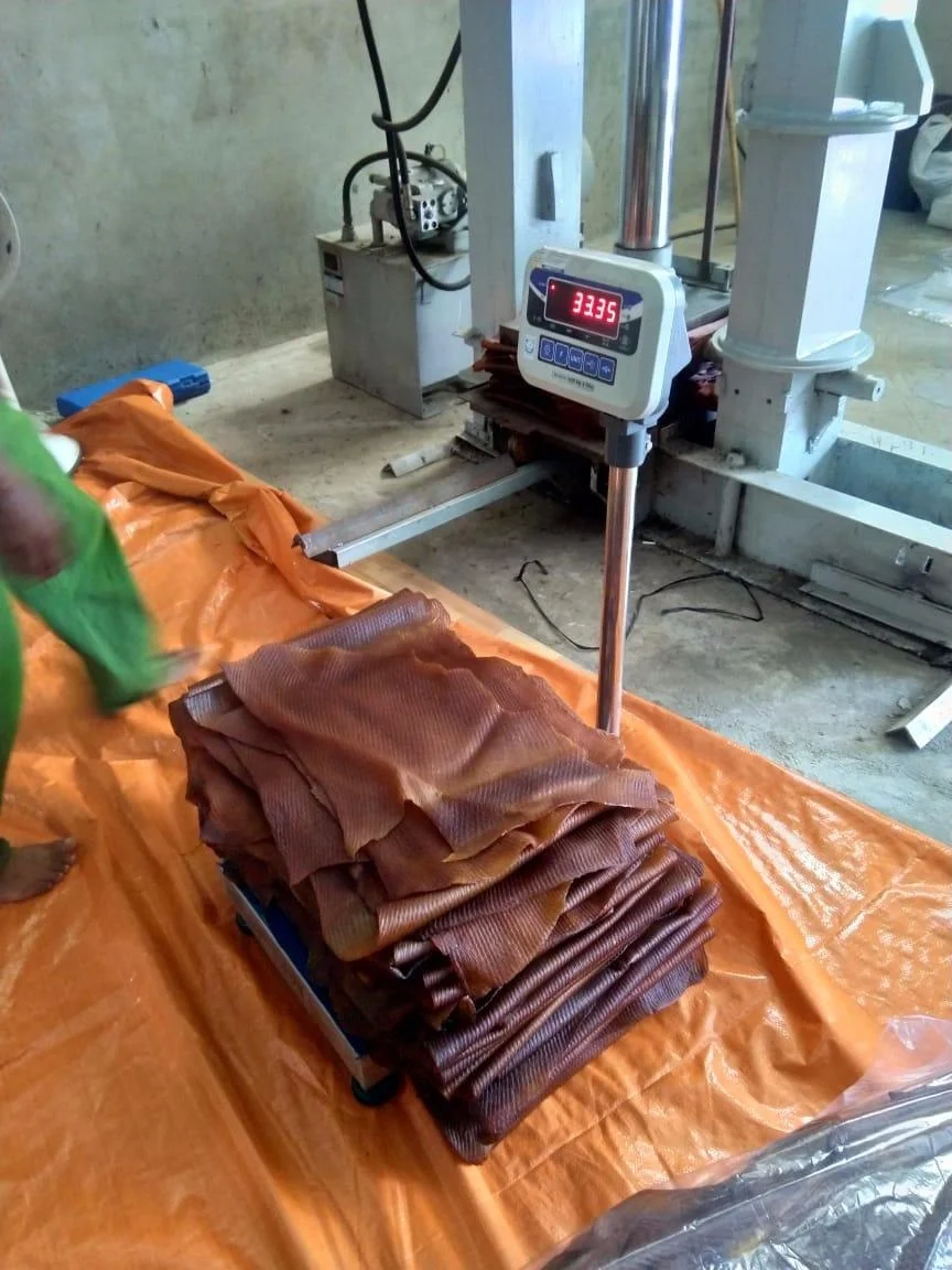 Натуральный каучук, ребристый, матовый лист RSS1 во Вьетнаме