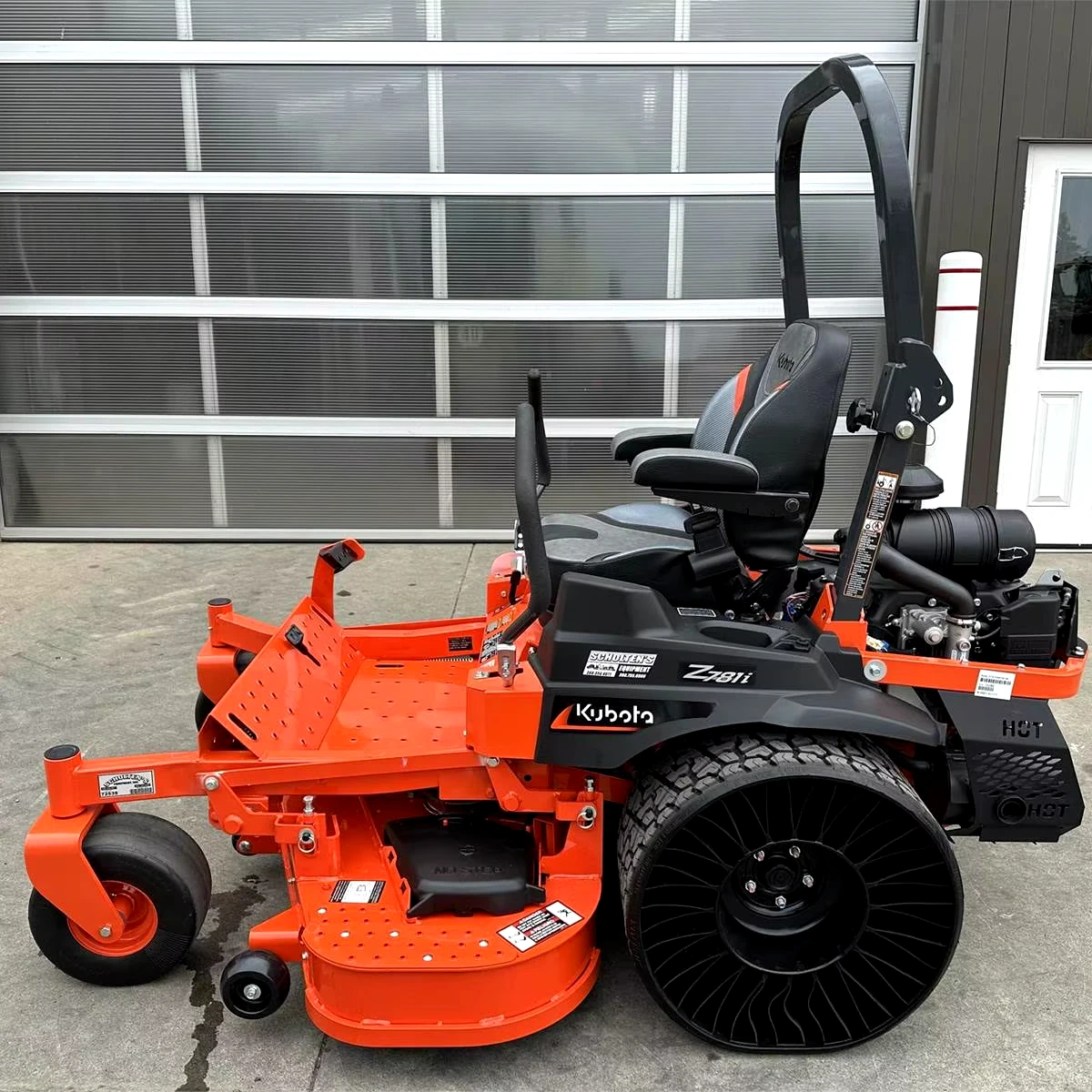 Быстрая поставка новая газонокосилка Kubota мощностью 23 л.с.