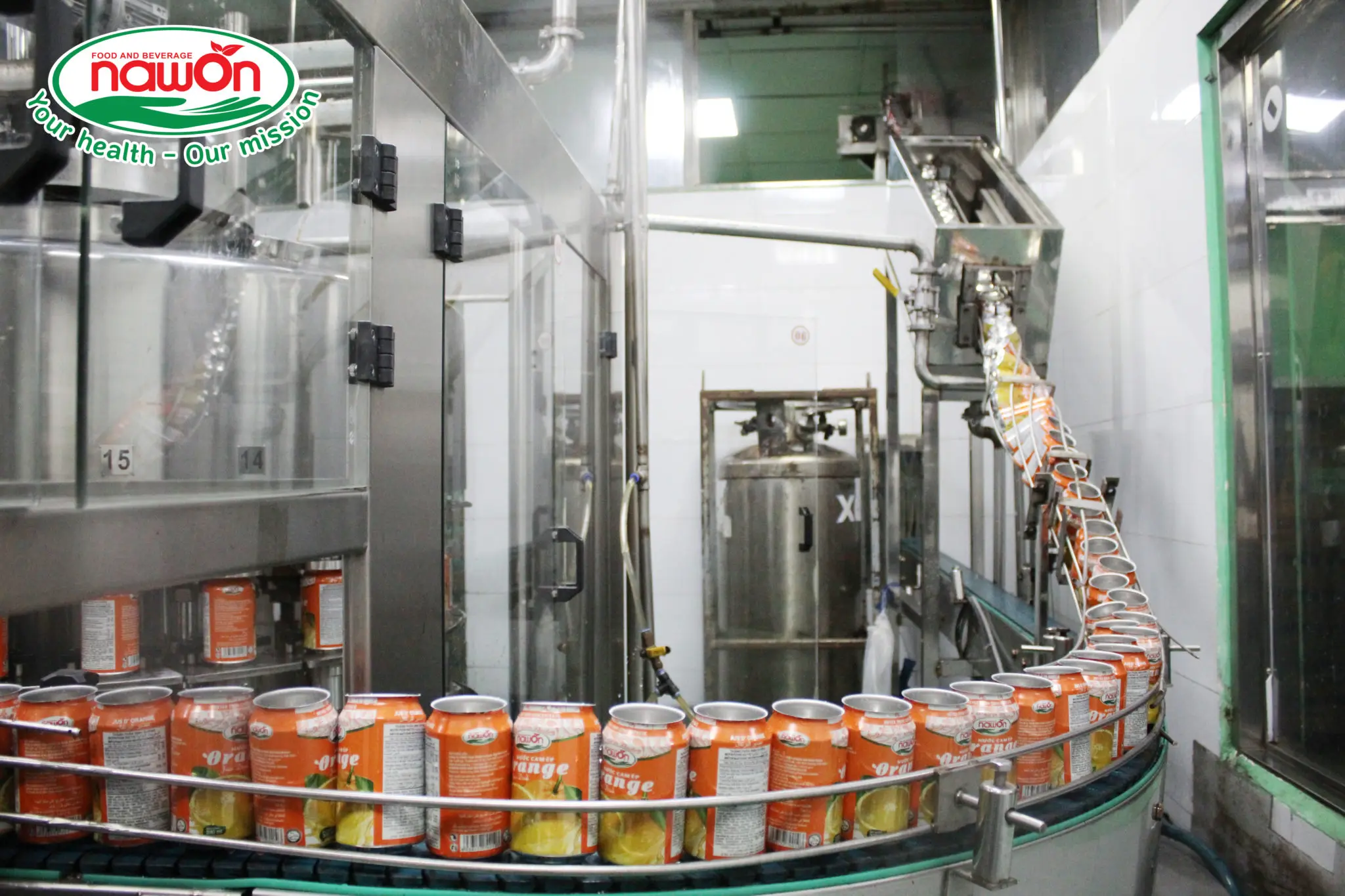 Nawon Iced Black Tea Drinks Lemon 500ml Bottle Fruit Flavors Tea Drinks Wholesale Beverage Vietnam Soft Dink Manufacturer