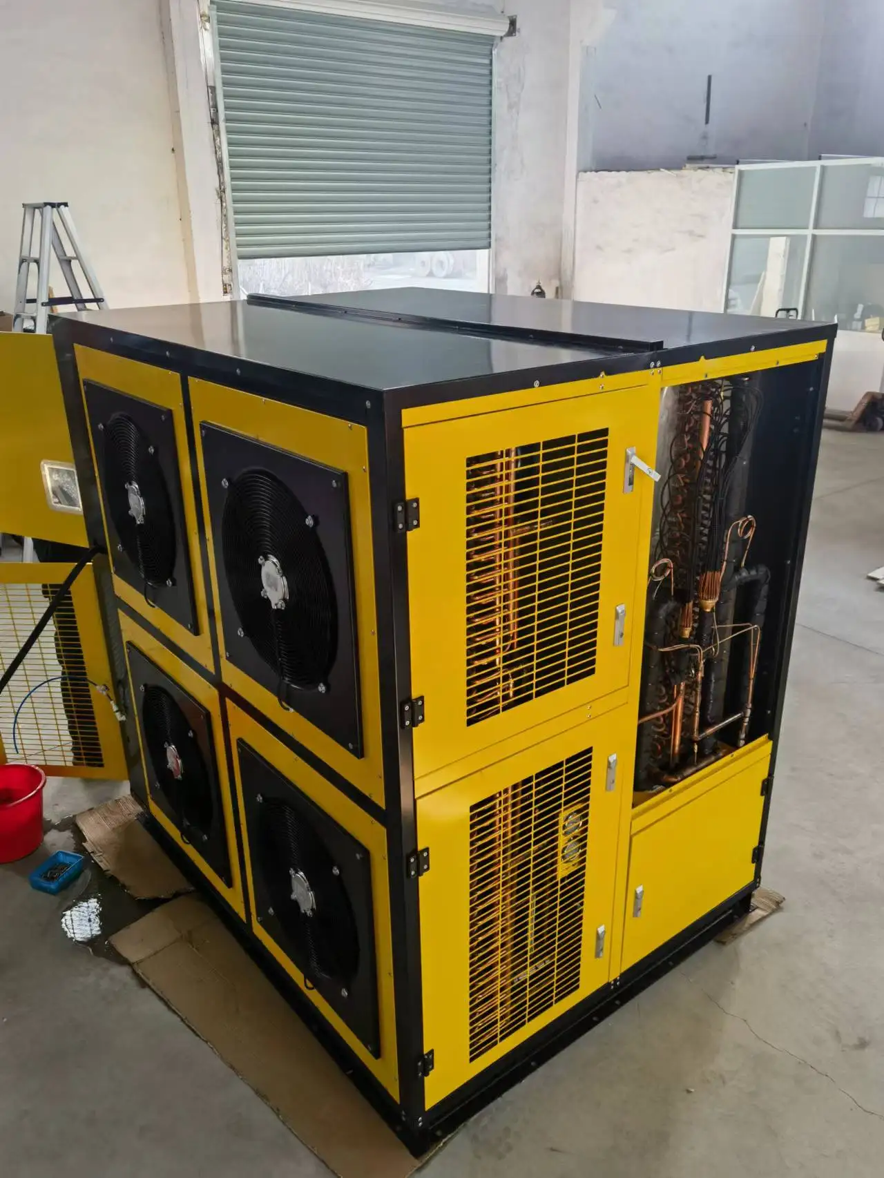 HL-A100L-27 Atmospheric Water Generator ( air to Machine ) Upto 1800 Liters at 30C 80%