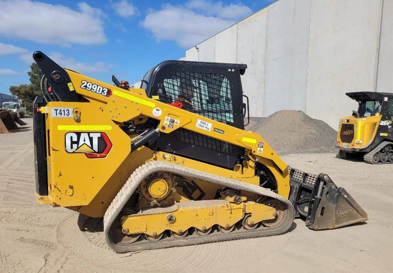 USED 2020 CAT 299D3 98HP FULL SPEC TRACK LOADER WITH 750 HOURS IN VERY GOOD CONDITION