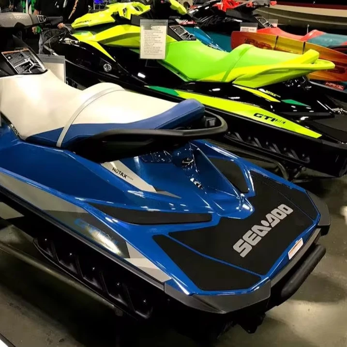 Jet waterplay surfing jetski