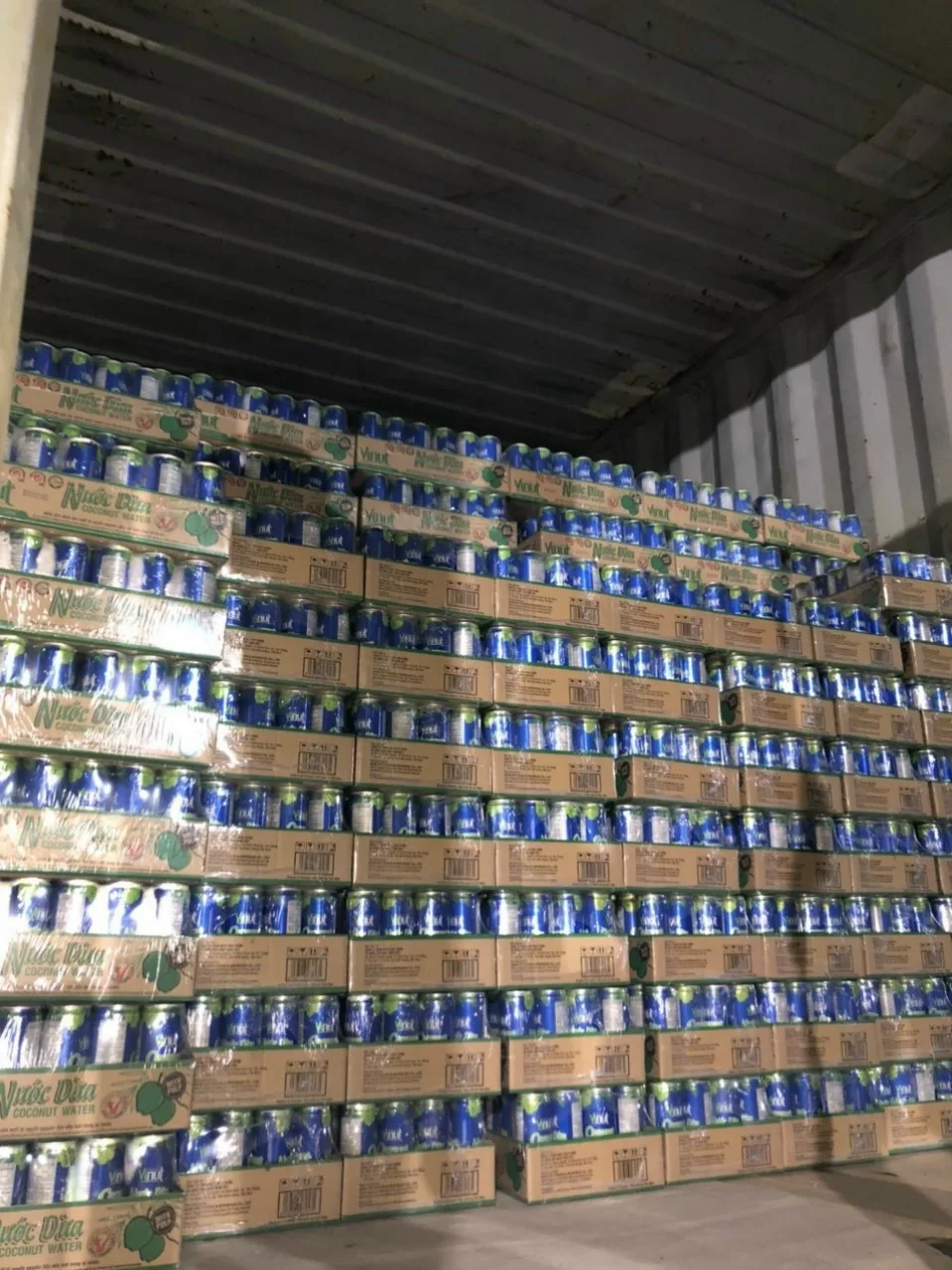 490ml Canned Vinut Strawberry Juice Drink with Pulp from Real Fruit Juice Tropical Juice from Vietnam Factory