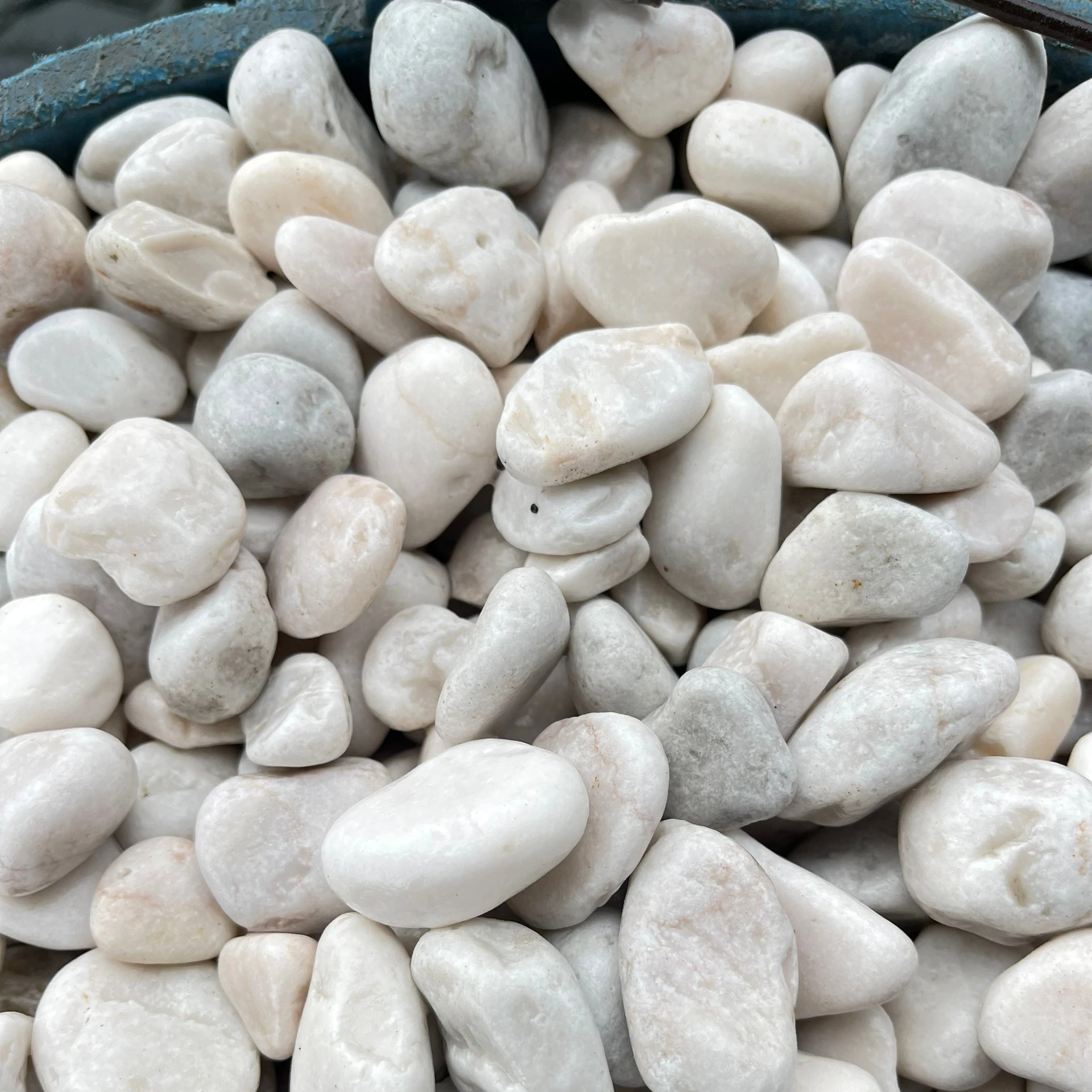 Natural river pebbles white pebbles garden decoration pebble river stone for sale prices